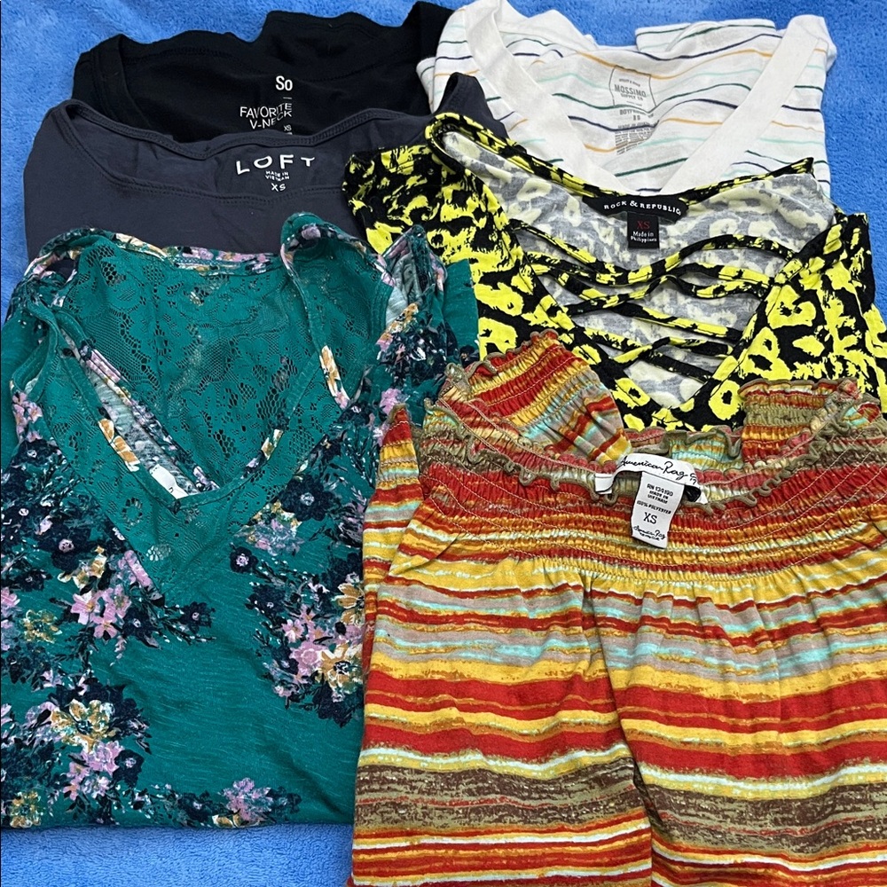 🔥 (XS) Short Sleeve Bundle! (6)🔥